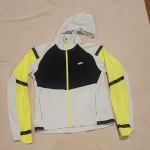 Brooks White and Yellow Jacket